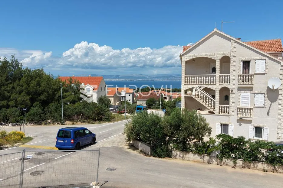 brač, supetar, dvosoban stan na prvom katu s pogledom na more - slika 14