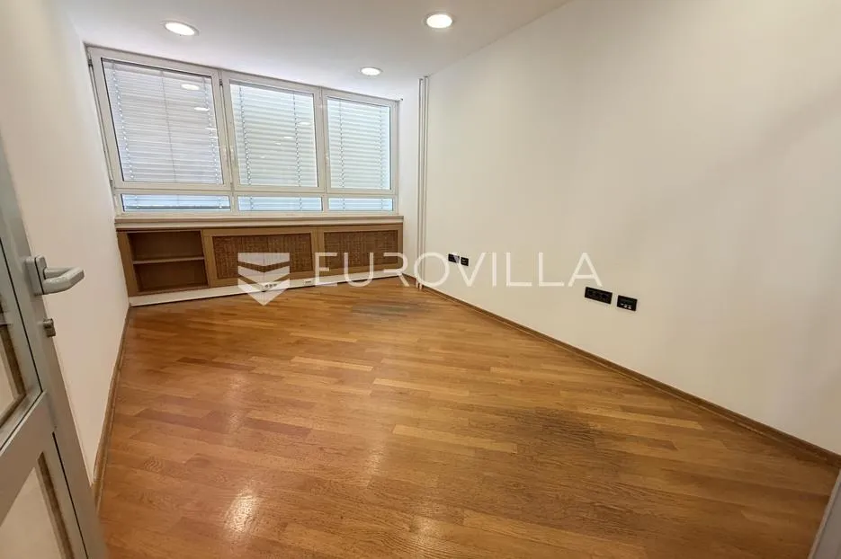 rijeka, brajda, prostran uredski prostor u srcu grada s 6 kancelarija 107 m² - slika 7