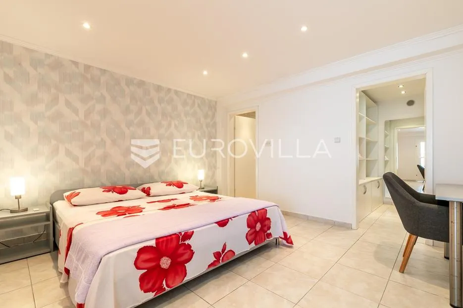 otok korčula, potirna, kuća sa apartmanima, drugi red od mora - slika 10