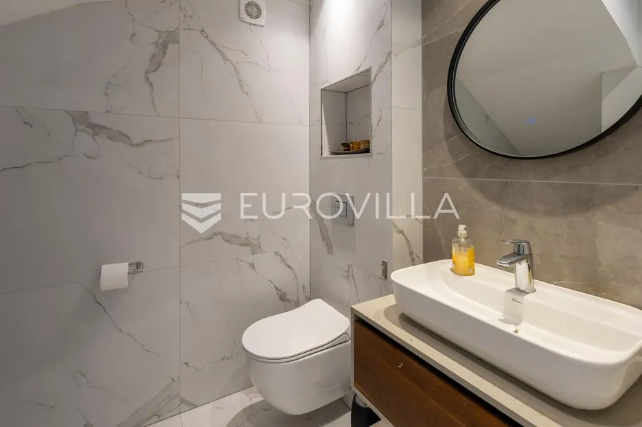 istra, poreč, najam kuće 116 m² s jacuzzijem i vrtom na super lokaciji s pogledom na more - slika 13