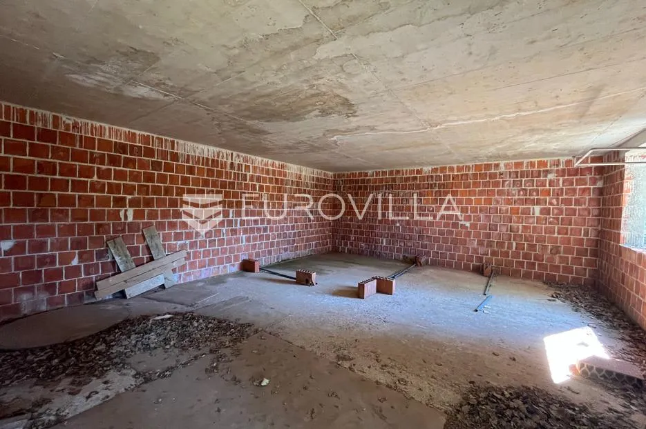 istra, peroj poljoprivredno zemljište 50 metara od mora s upisanim temeljem - slika 10