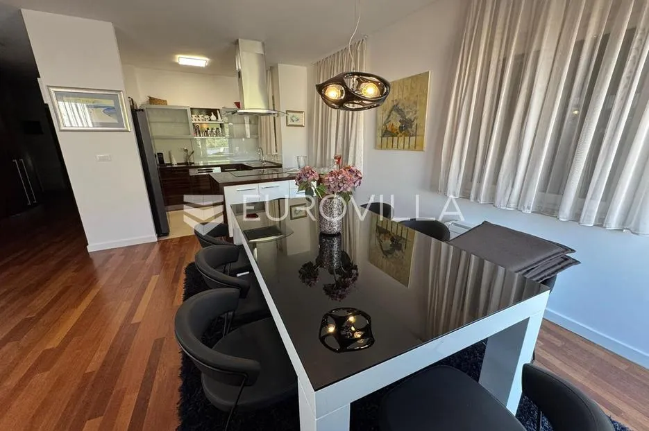 brač, bol, luksuzni penthouse u centru mjesta i građevinsko zemljište s dozvolom - slika 3