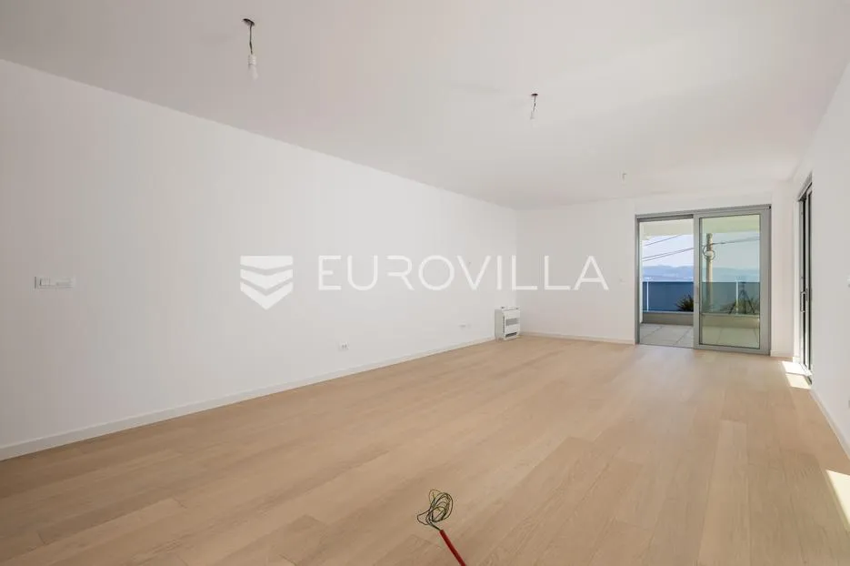 Opatija, moderan trosoban stan NKP 119 m2 u novogradnji
