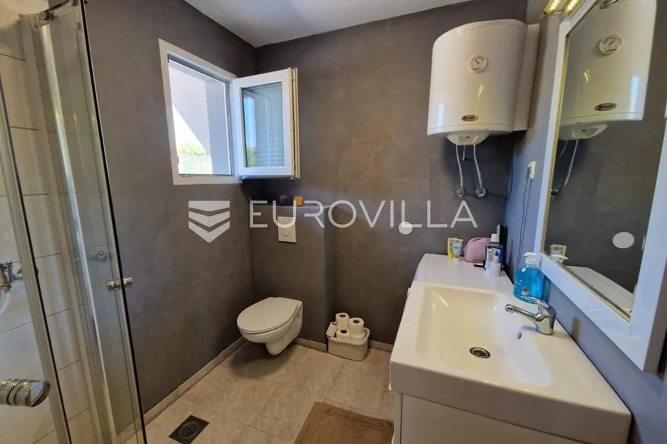 vir, apartman u prizemlju s terasom i vrtom - slika 21