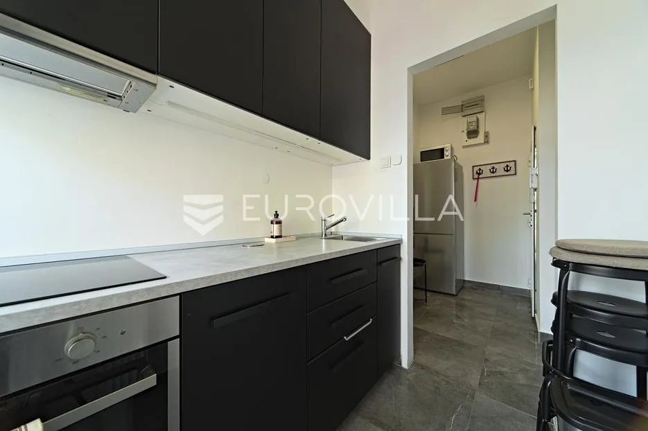 osijek, centar, iznajmljuje se dizajnerski stan površine 40 m² - slika 23