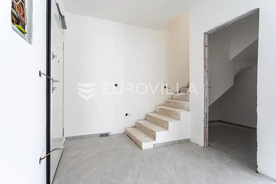 vodice, prostran trosoban stan, 172,73 m² - slika 5