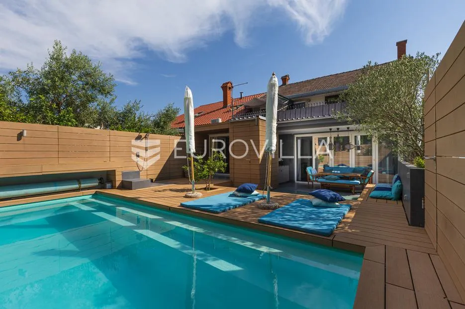 crikvenica, dramalj, moderan trosoban apartman s jacuzzijem, vrtom, bazenom i pogledom na more - slika 1