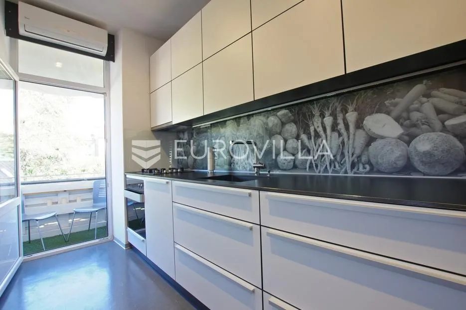 zagreb, ilica, prekrasan dvosoban stan 64 m² - slika 3
