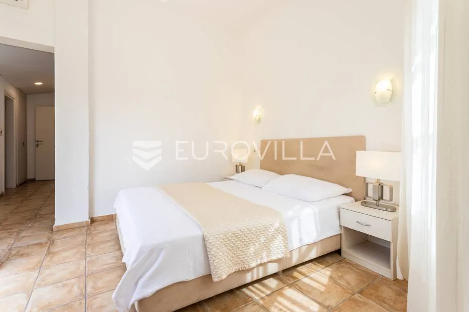 šibenik, jedinstveni četverosobni stan u samom centru - slika 6