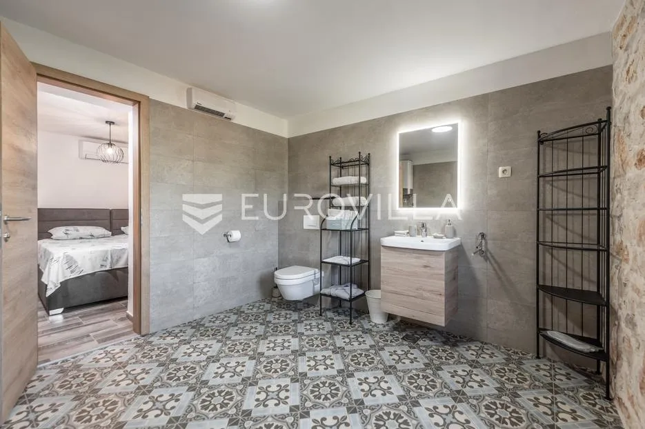 istra, umag, autentična istarska kamena kuća 260 m², okružena zelenilom, 1349 m² okućnice - slika 28