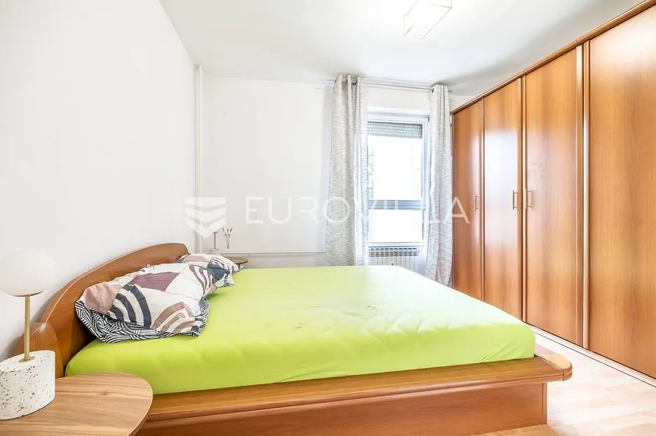 zagreb, dugave prekrasan četverosoban stan 92 m2 - slika 5