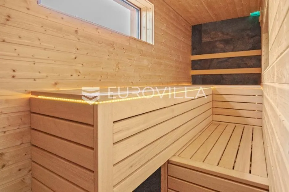 istra, rovinj, atraktivna kuća 170m2 s bazenom u neposrednoj blizini centra - slika 35