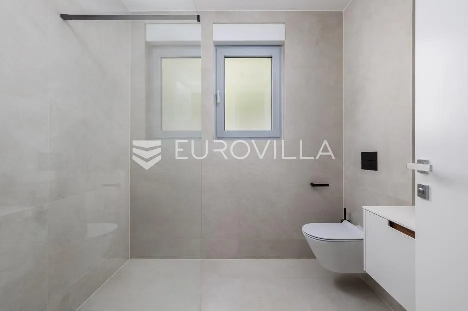 opatija, centar, trosoban stan u novogradnji s 2 terase nkp 134 m2 - slika 5