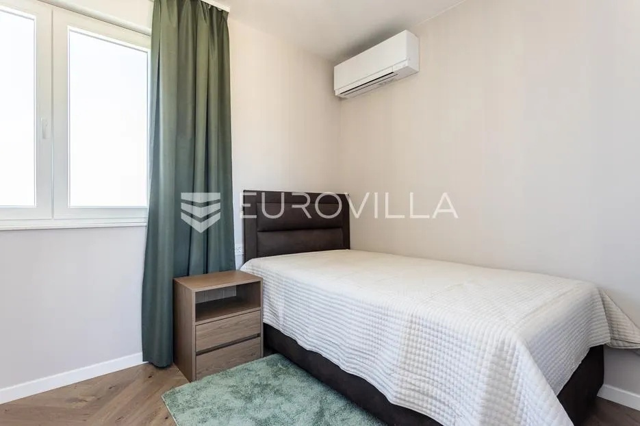 vodice, luksuzna vila s bazenom, novogradnja, parcela 480 m² - slika 24