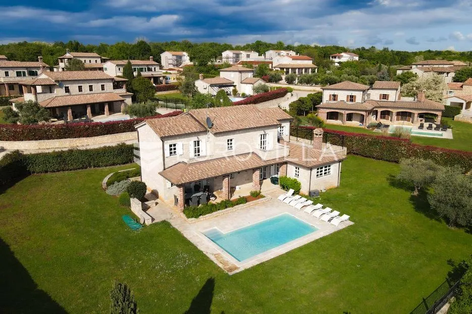 istra, sveti lovreč, kamena vila 269 m2 s bazenom, velikim vrtom i pogledom na more - slika 2