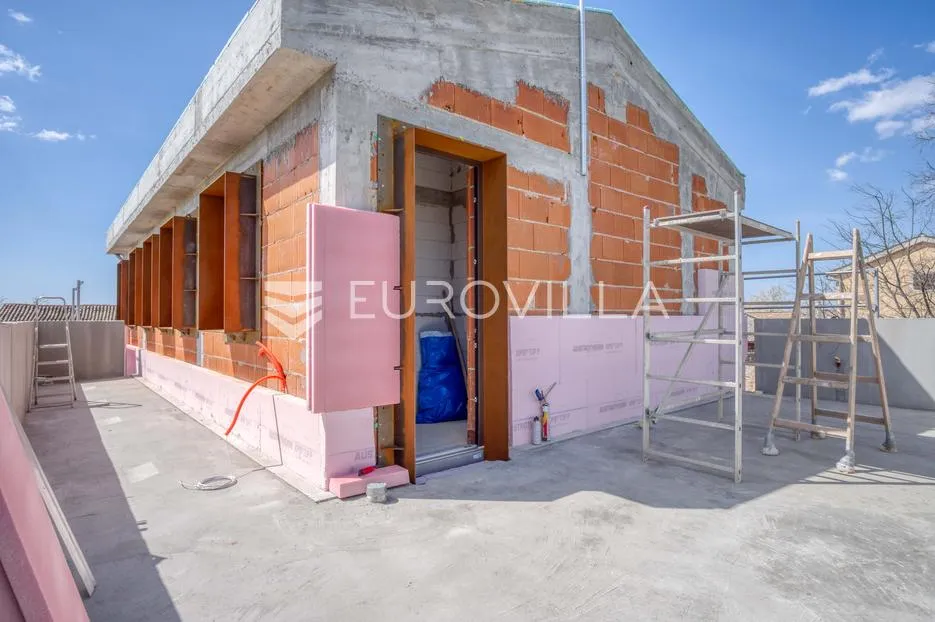 istra, okolica bala, kamena dizajnerska kuća 176 m² s bazenom - slika 29