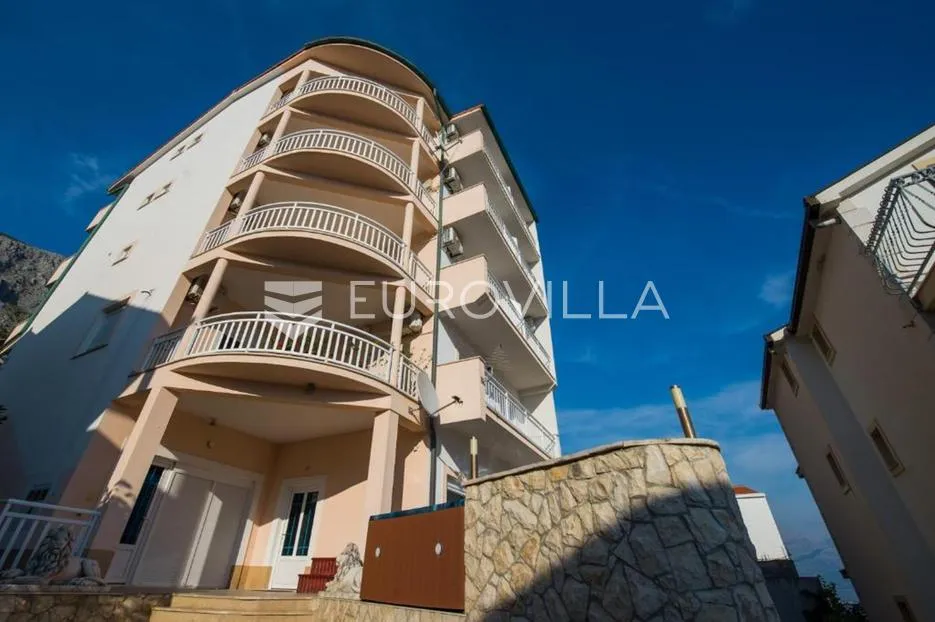 Omiš, Lokva Rogoznica, hotel-pansion, ukupno NKP 825 m2 - Lokva Rogoznica, Omiš
