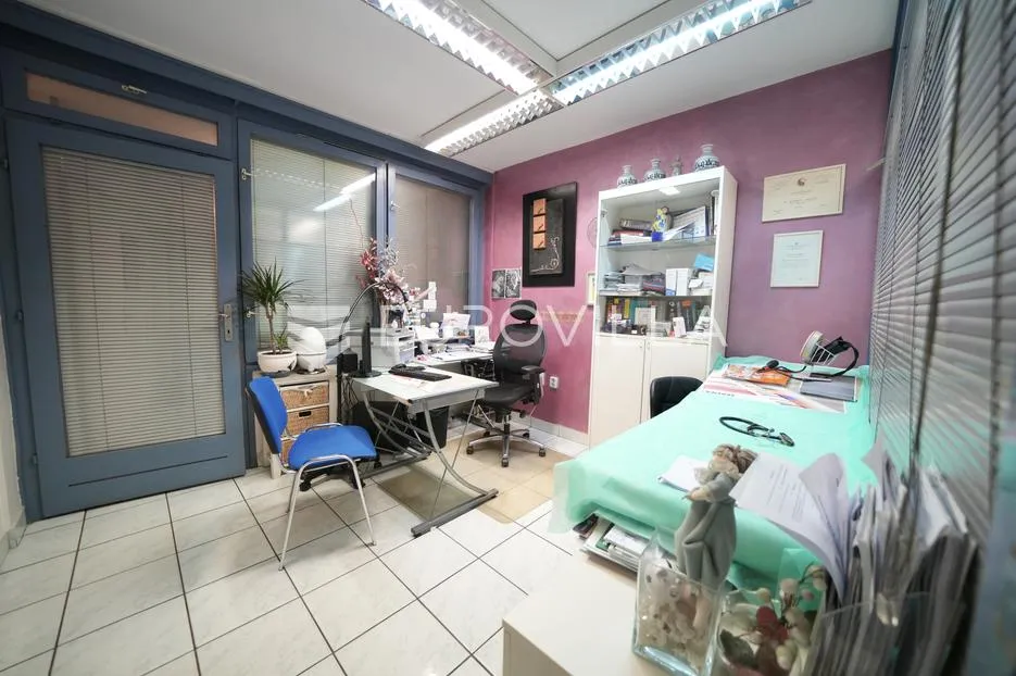 zadar, brodarica, dvosoban stan na odličnoj lokaciji, trenutno ordinacija - slika 3