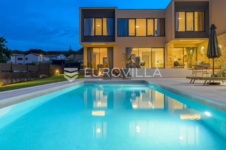 rovinj, rovinjsko selo - luksuzna vila na izoliranoj lokaciji - slika 2