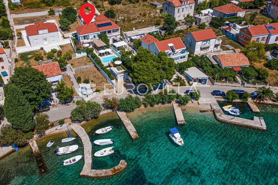 pelješac, viganj, kuća s bazenom i garažom uz more - slika 3