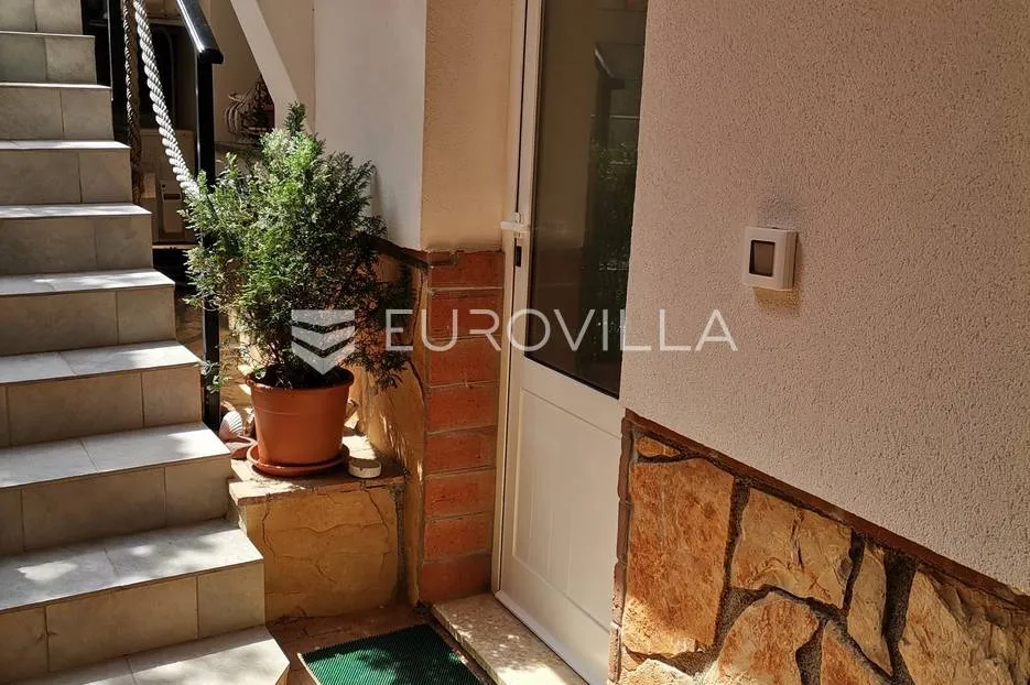 istra, rovinj, kuća s dva apartmana i vrtom 232 m2 u centru rovinja - slika 4
