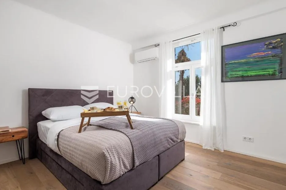 opatija, centar, najam, moderan trosoban stan od 80 m² s pogledom na more i vrtom - slika 10