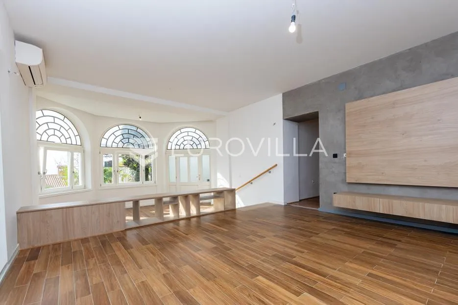 opatija, centar, kompletno renoviran peterosoban stan u austrougarskoj vili 90 m od mora - slika 3