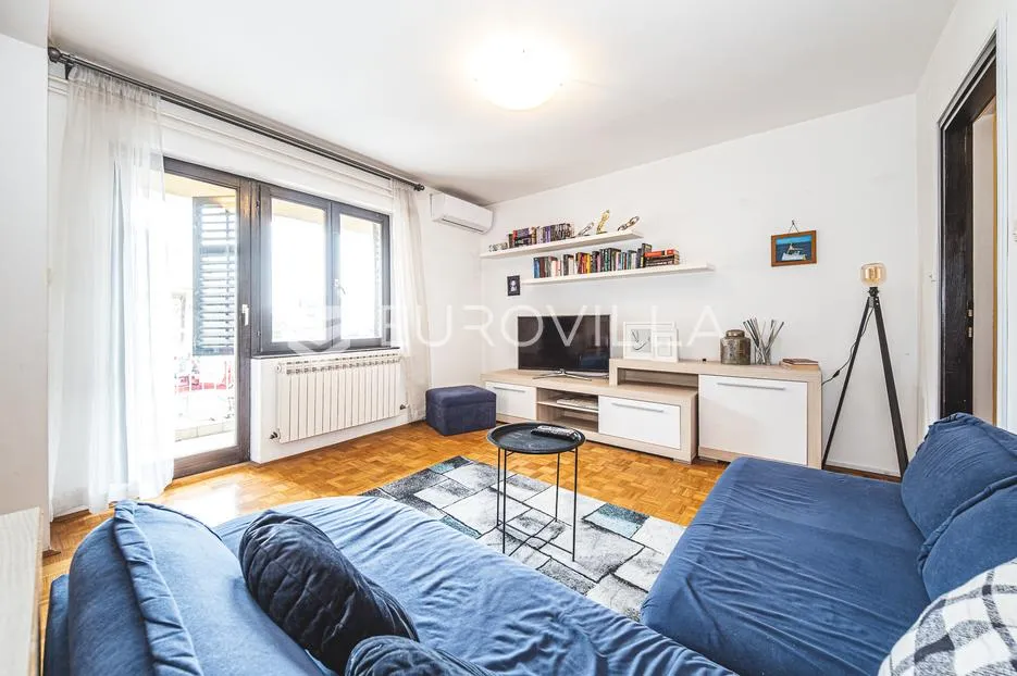 zagreb, trešnjevka, trosoban stan s loggiom 72 m² - slika 2