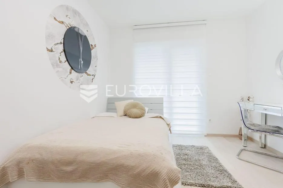 podstrana, strožanac, prekrasan dvoetažan penthouse - slika 6