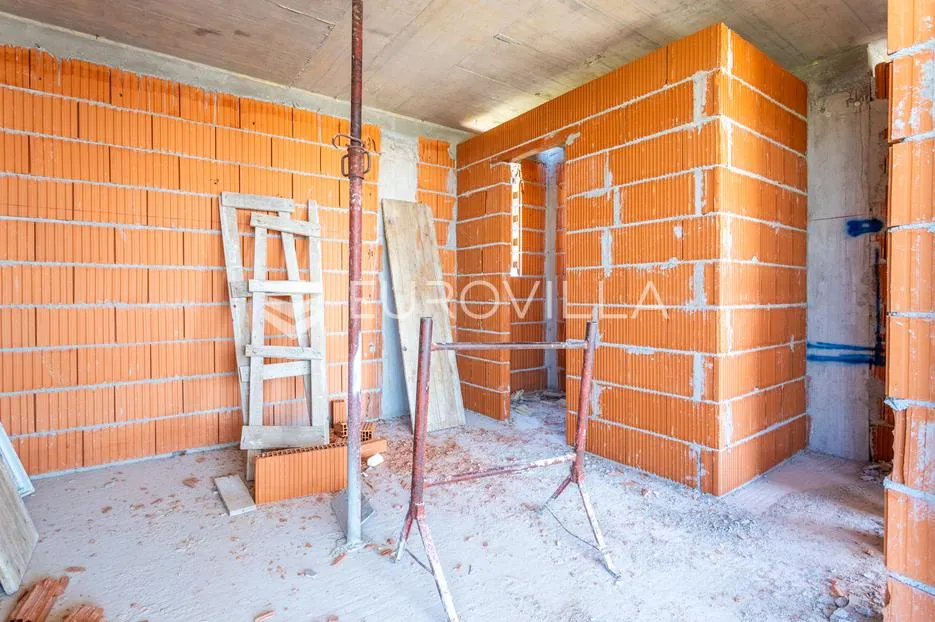 kaštel lukšić, trosoban penthouse s krovnom terasom i dva parkirna mjesta - slika 34