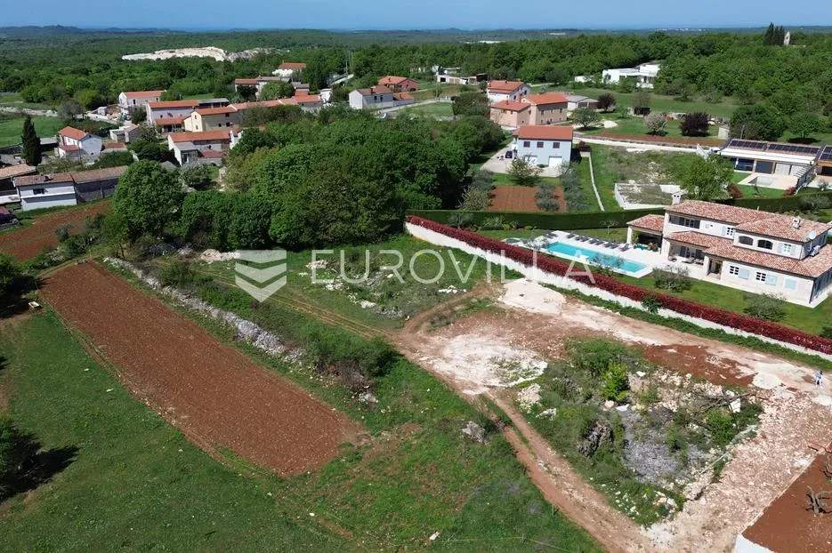 Istra, Ladići, ekskluzivno građevinsko zemljište s projektom i pravomoćnom građevinskom dozvolom - Mrgani, Kanfanar