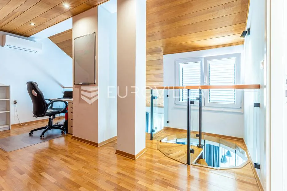 split, bol, moderan penthouse, 4 spavaće sobe - slika 29