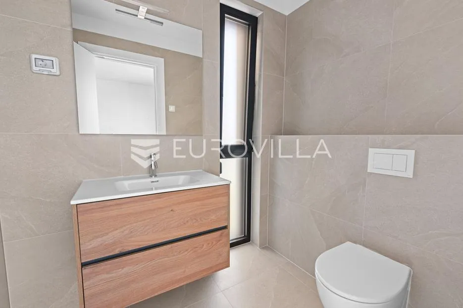 istra, novigrad, stan s 2 spavaće sobe na 1. katu 98 m² parkirno mjesto - slika 13