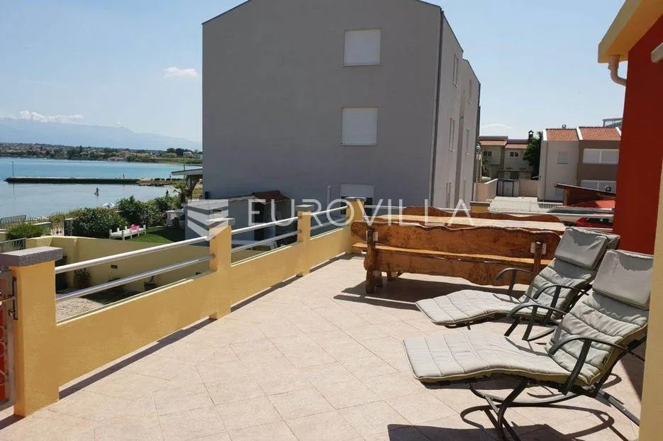 nin, ždrijac, prekrasna apartmanska vila, prvi red do mora - slika 7