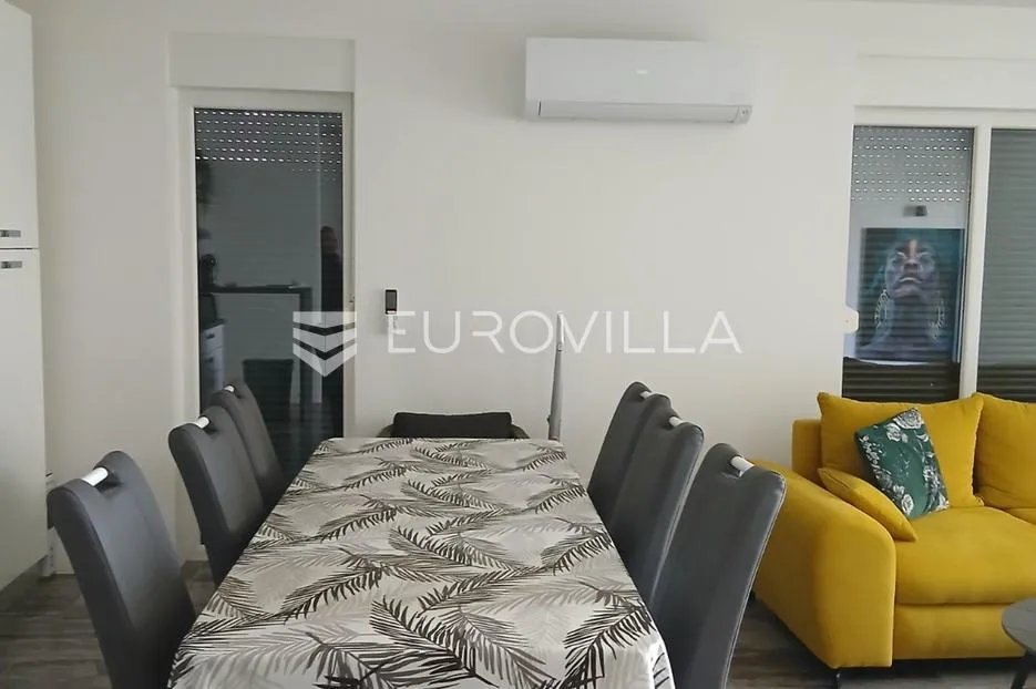 vir, trosoban stan u prizemlju s vrtom na izvrsnoj lokaciji - slika 15