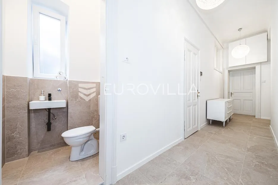 zagreb, svačićev trg, funkcionalan ured 100 m² - slika 11