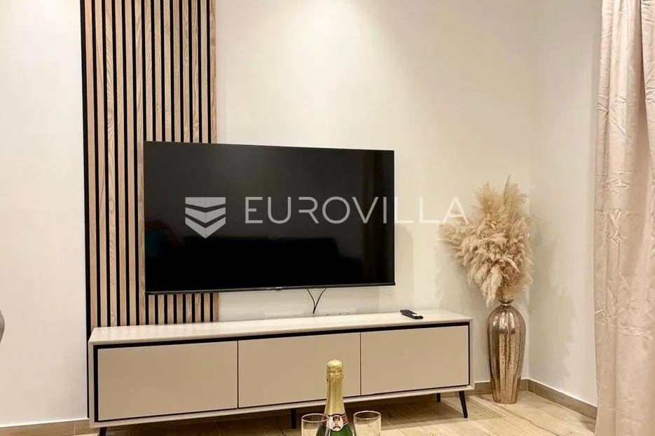 kaštel novi, novouređen dvosobna stan - slika 3