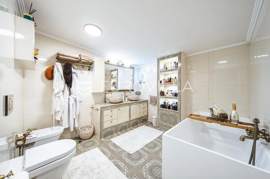 zagreb vrbani iii luksuzan penthouse prvi red do jezera - slika 13