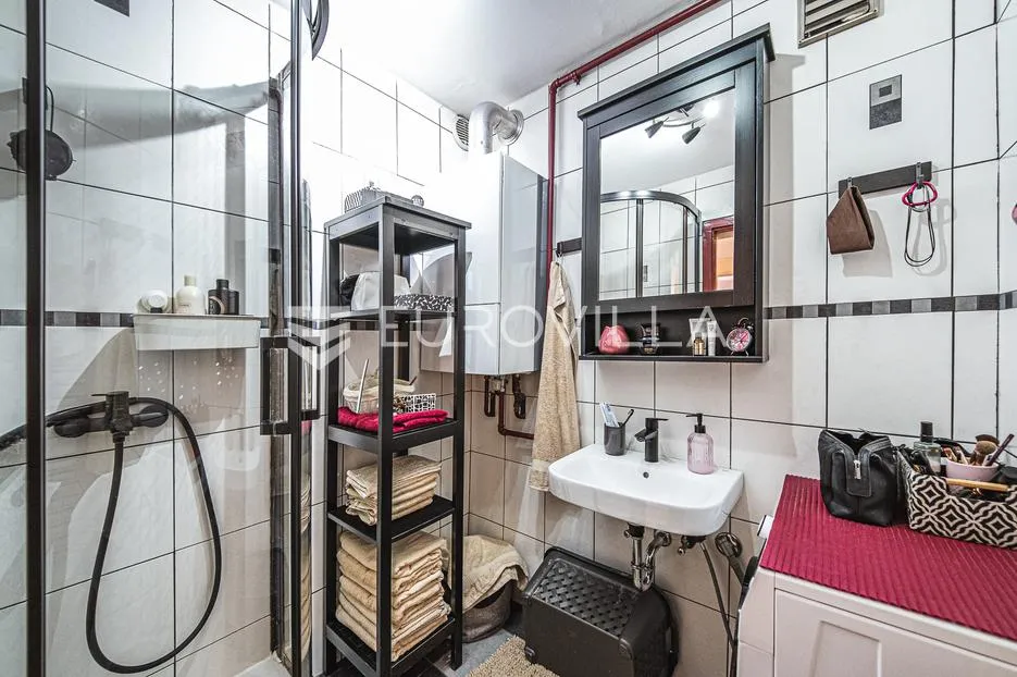 zagreb, trnsko, funkcionalan četverosoban stan 64 m² - slika 10