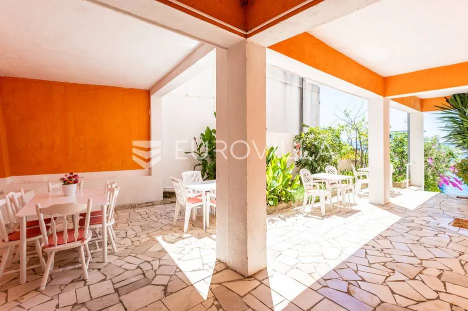 drvenik, makarska rivijera, više apartmanska kuća prvi red do mora - slika 26