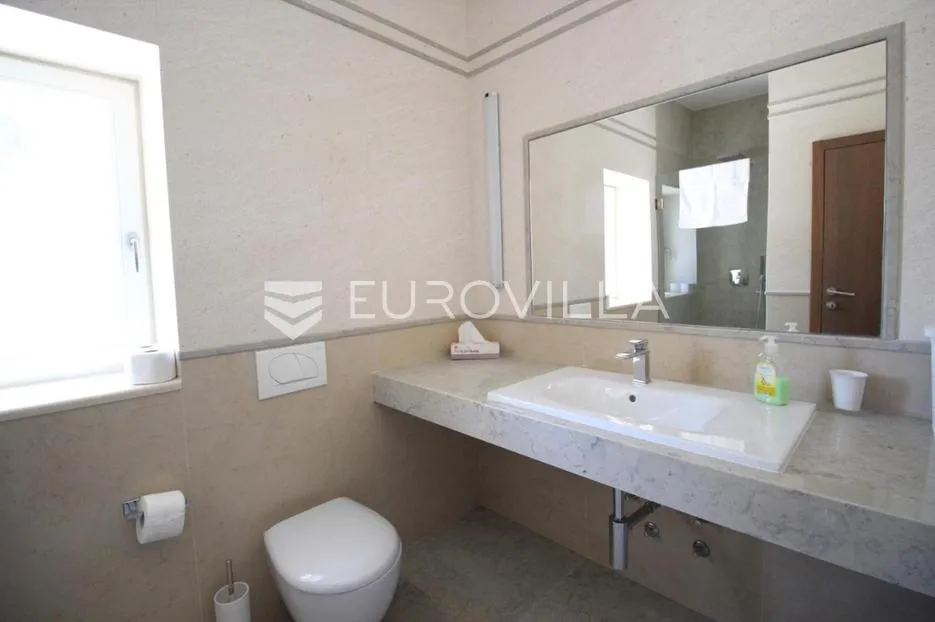 istra, kanfanar, prekrasna kuća 450 m² na velikom imanju od 1900 m² - slika 29