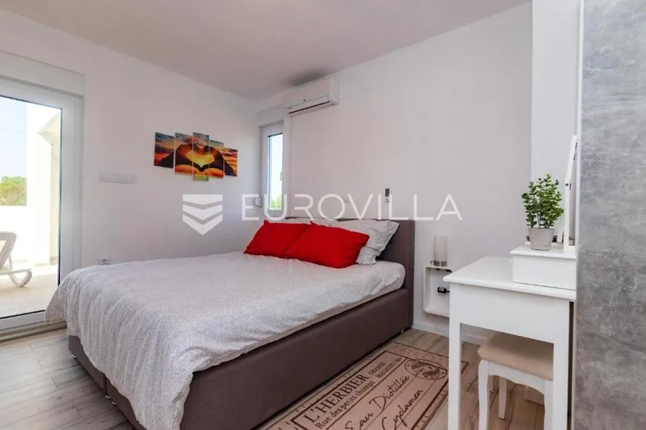 zadar, suhovare, moderna vila na mirnoj lokaciji - slika 12