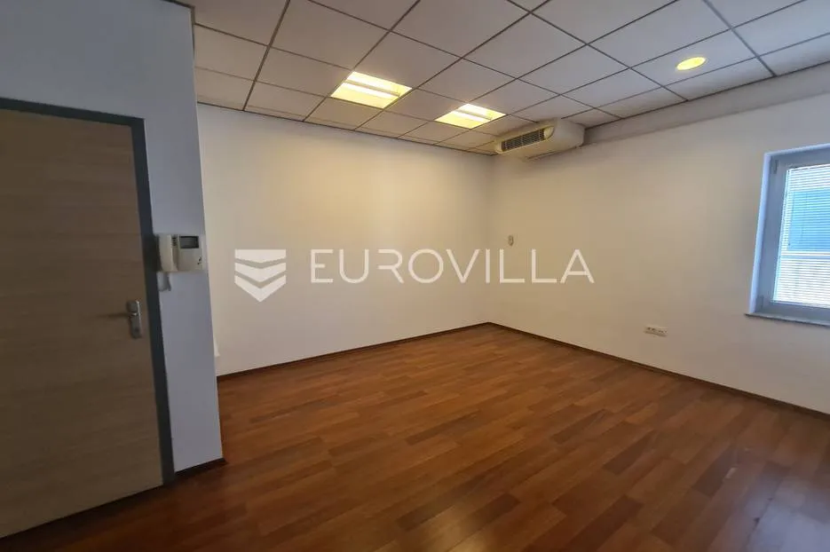 radnička, funkcionalan poslovni prostor 110 m² na 1. katu poslovne zgrade - slika 2