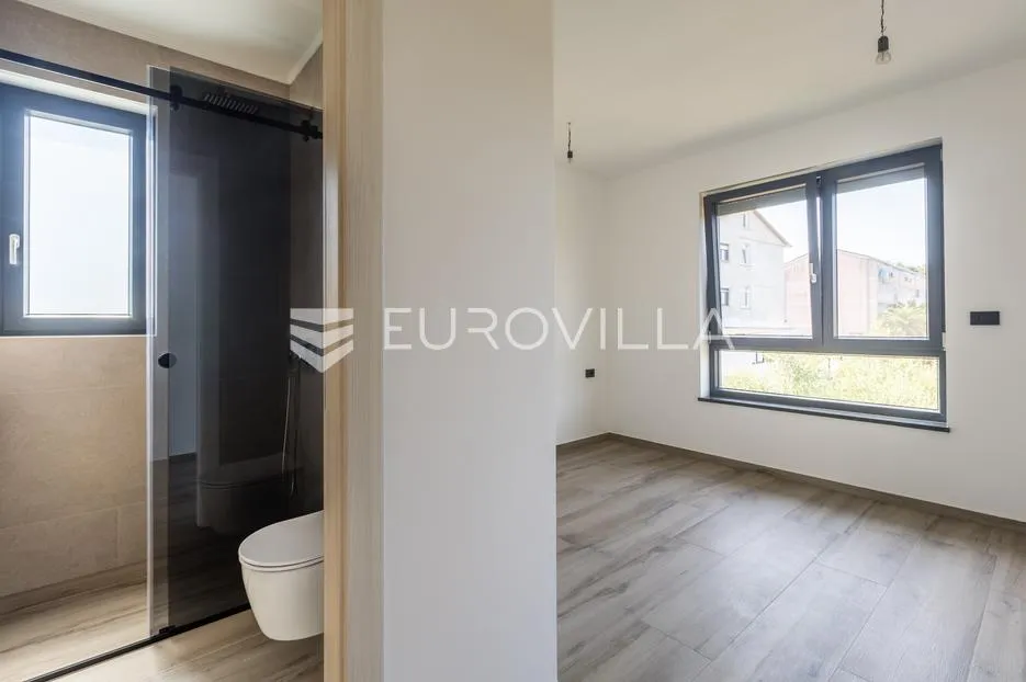 medulin, kvalitetna i moderna duplex kuća b, s grijanim bazenom 30 m² i garažom, 146 m² - slika 11
