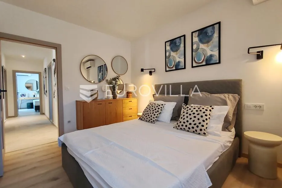 rogoznica, podorljak, novogradnja, moderno uređena kuća s bazenom, 150 m² - slika 10