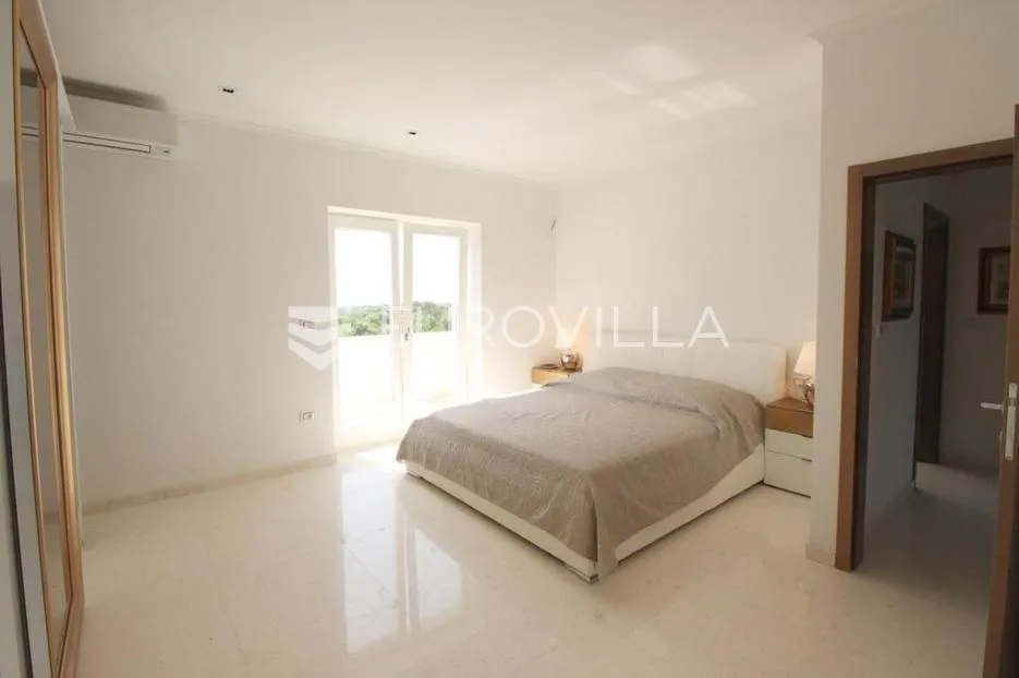 istra, kanfanar, prekrasna kuća 280 m² na velikom imanju od 1900 m² - slika 38