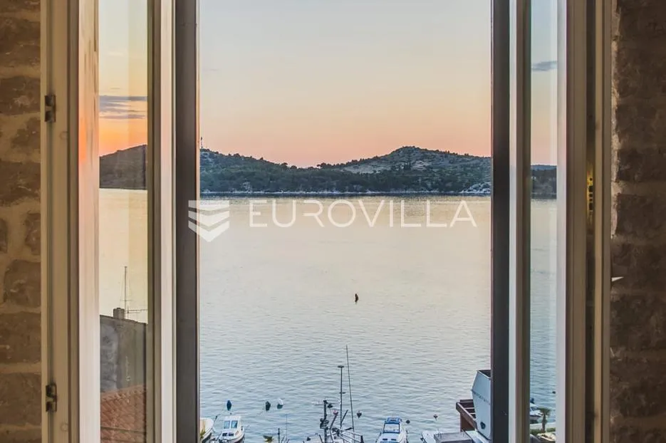 šibenik, stara gradska jezgra, povijesna palača iz 12. stoljeća - slika 26