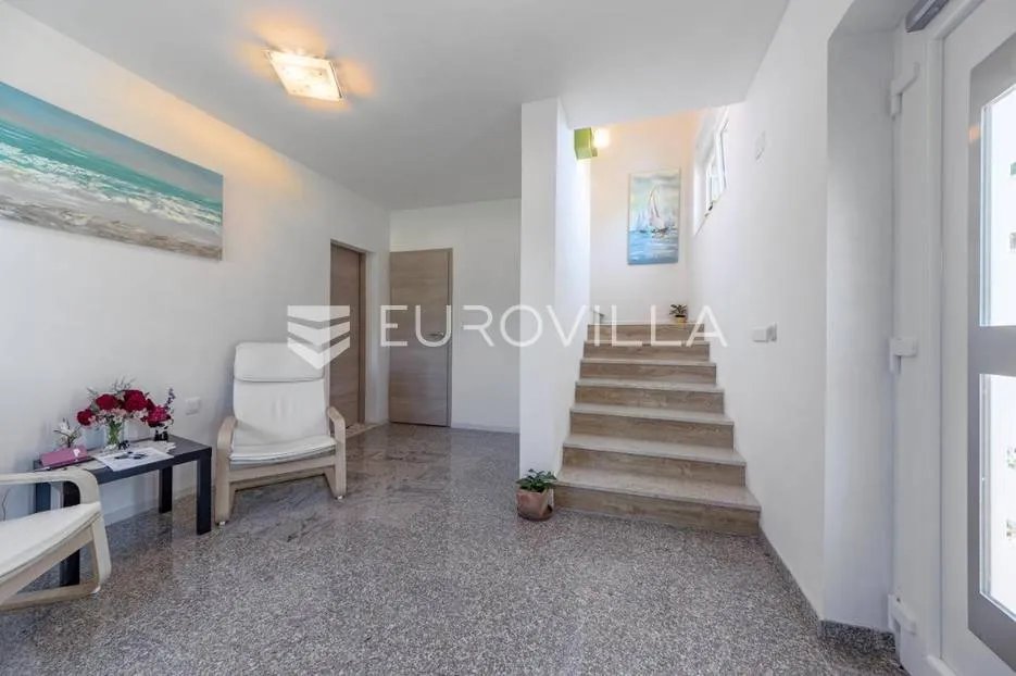 pula, apartmanska kuća na izoliranoj lokaciji - slika 2