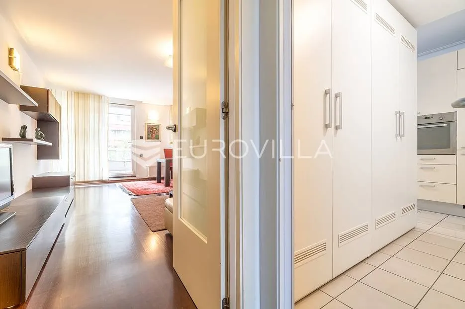 zagreb, bužanova, prekrasan trosoban 97 m² - slika 5