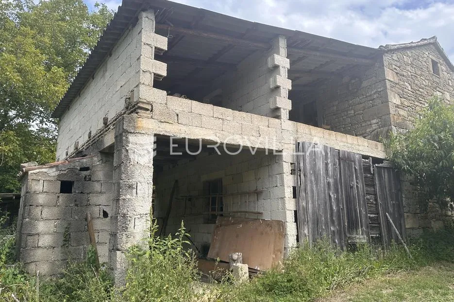istra, zrenj, stara kamena kuća s građevinskim zemljištem 1190m2 - slika 2